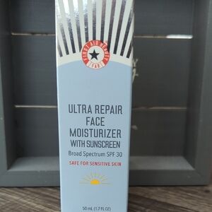 First Aid Beauty Ultra Repair Face Moisturizer with Sunscreen SPF 30